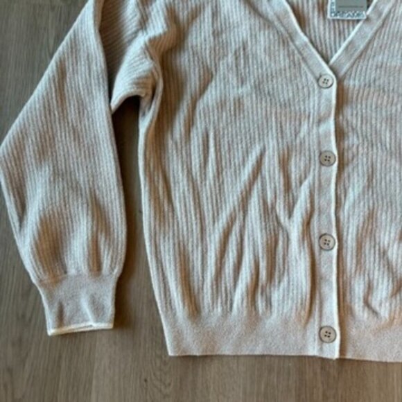 NWT Barefoot Dreams Ribbed Cardigan Sweater Beige Tan Wood Button Large - Picture 2 of 9